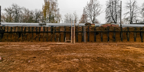 Проведение земляных работ по устройству котлована