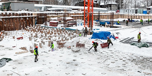 Армирование фундаментной плиты паркинга. Срубка оголовков свай, очистка бетонной подготовки под армирование фундаментной плиты жилого корпуса