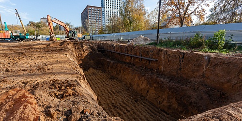 Проведение земляных работ по устройству котлована