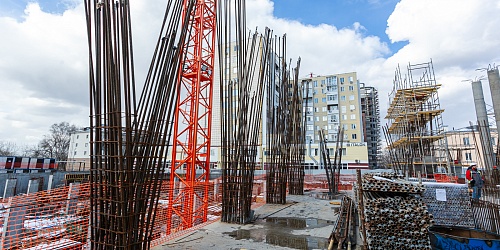 Армирование, устройство опалубки наклонных и круглых колонн.